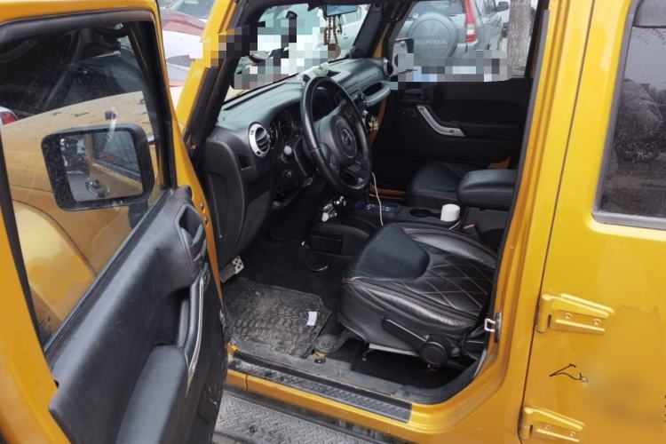 Used Jeep Wrangler 2014 3.0L Sahara Four-Door Edition
