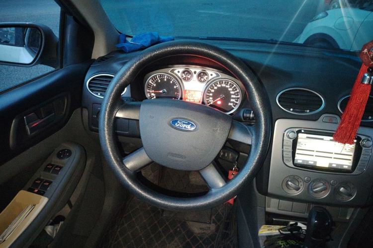 Used Ford Focus 2012 Hatchback Classic 1.8L Automatic Base Model
