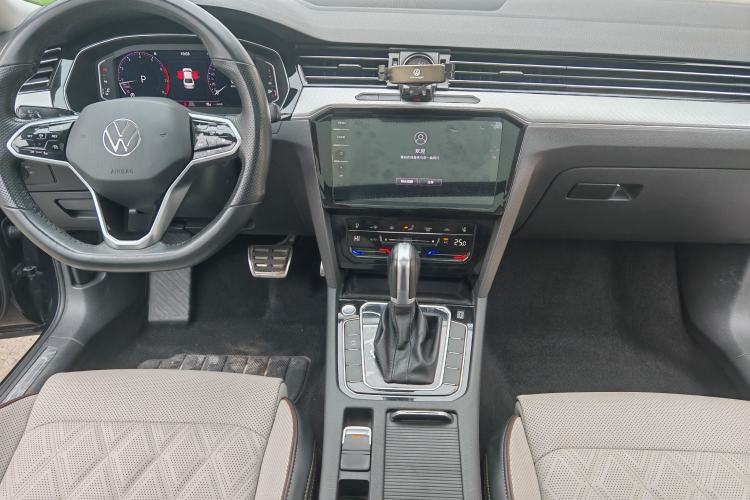 Used Volkswagen Magotan 2023 2 Million Units Commemorative Edition 330TSI DSG Luxury Version Interior 1