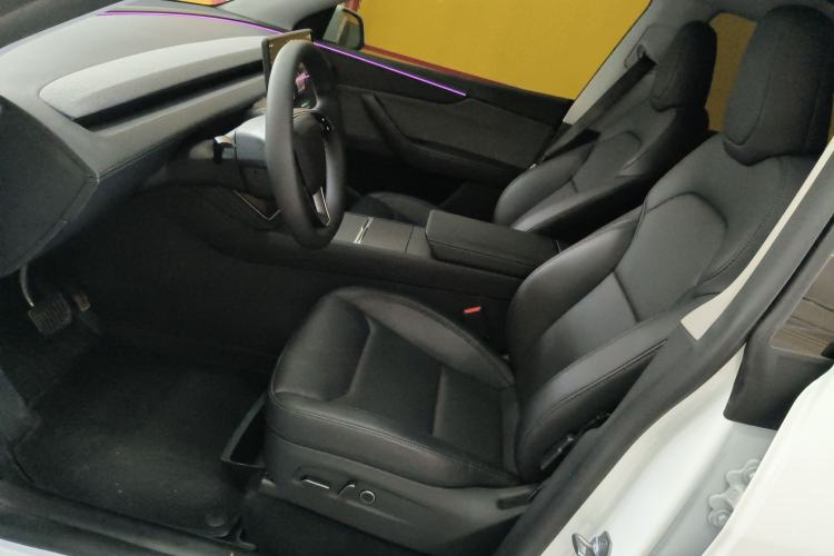 Used Tesla Model Y 2025 Rear-Wheel-Drive Version
