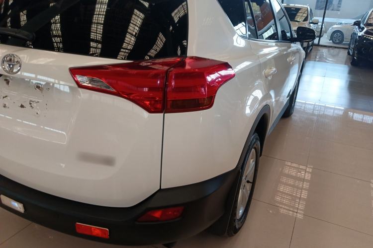 Used Toyota RAV4 2013 2.0L CVT Two-Wheel Drive Urban Edition Exterior 3