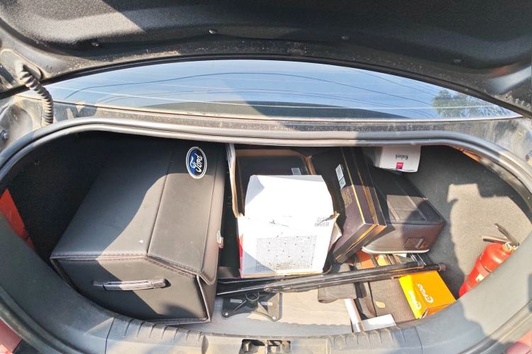 Used Ford Focus 2013 Sedan Classic 1.8L Manual Base Model