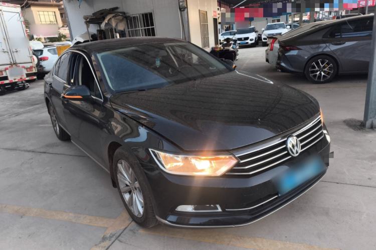 Used Volkswagen Magotan 2018 280TSI DSG Leading Model
