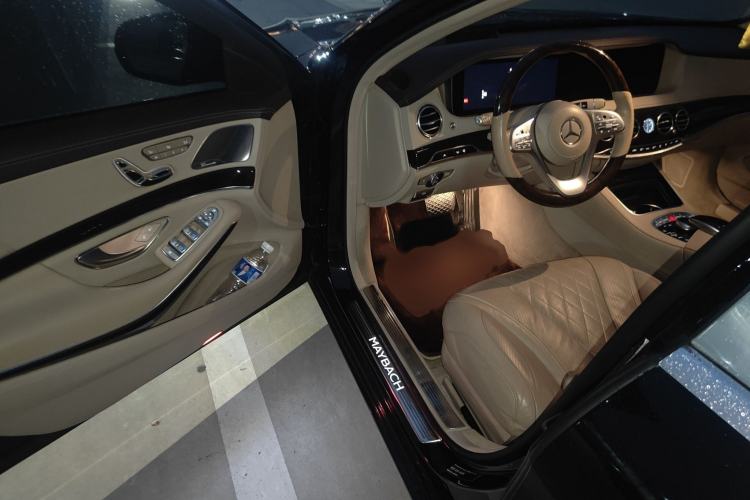 Used Mercedes-Benz Maybach S-Class 2018 S 450 4MATIC Interior 3