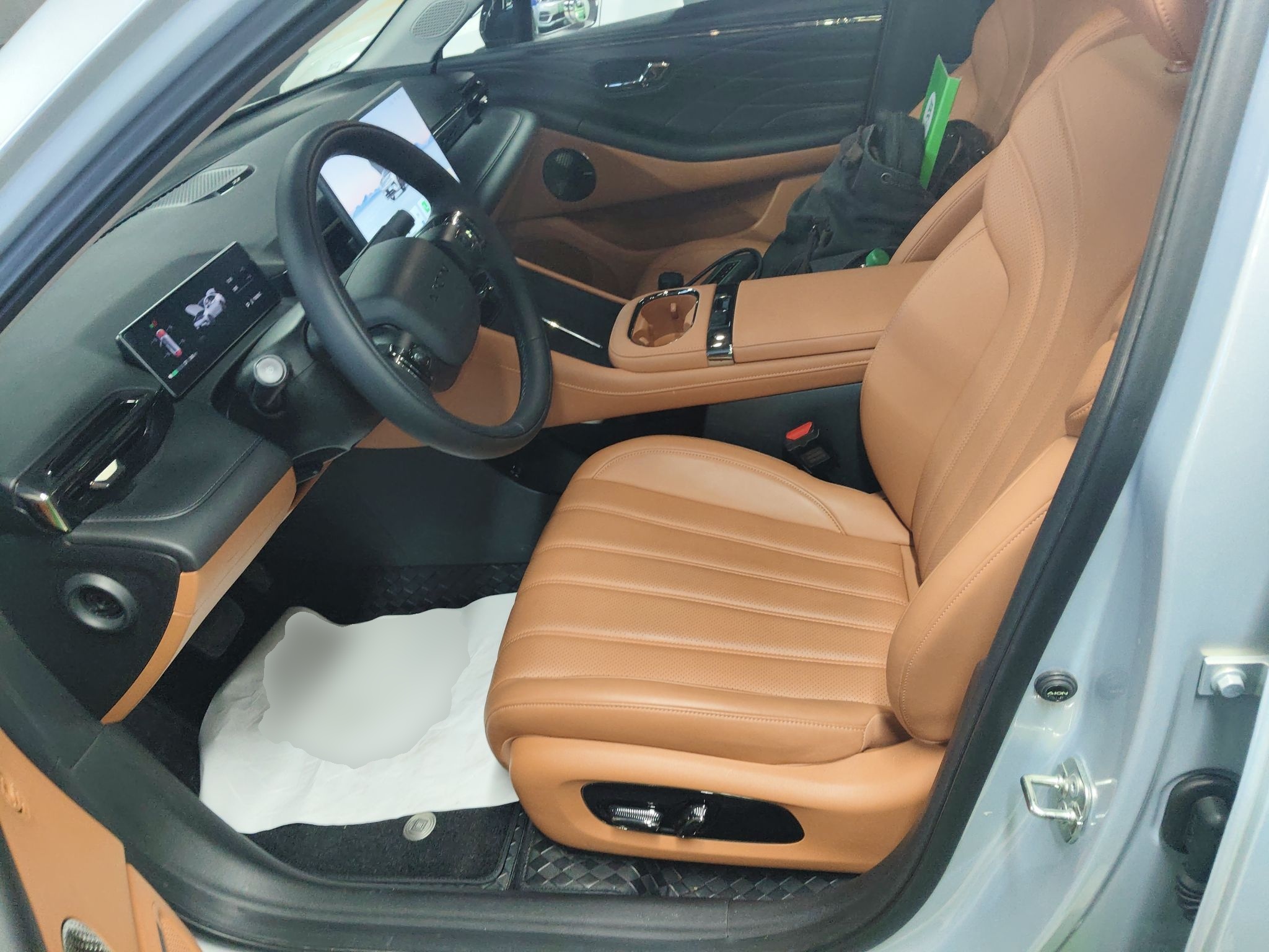 Переднее сиденье в автомобиле