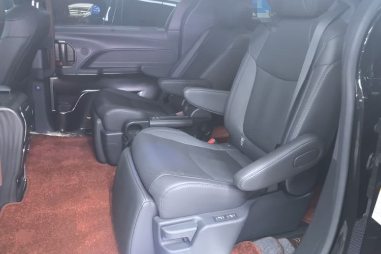 Used Toyota SIENNA 2021 2.5L Hybrid Platinum Edition