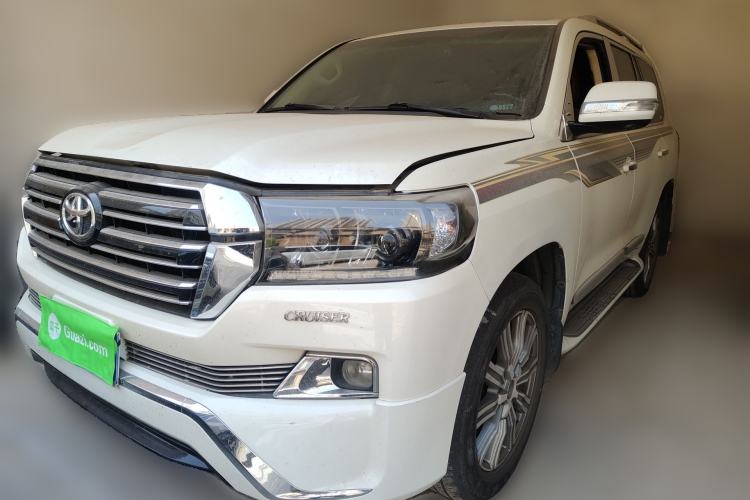 Used Toyota Land Cruiser 2015 4.0L V6 Middle East Low-Trim Version