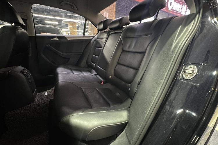 Used Volkswagen Sagitar 2014 Revised Version 1.4TSI Automatic Luxury Edition