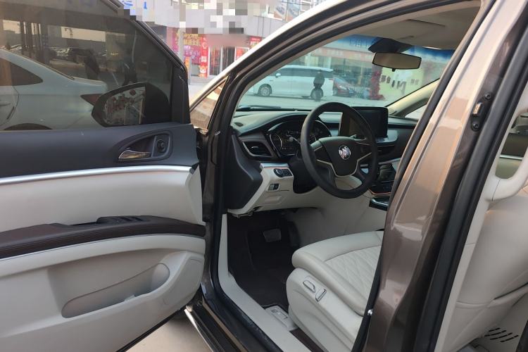 Used Buick GL8 2023 Land Executive Class Comfort Model
