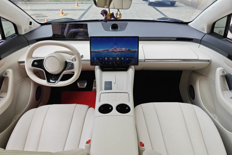 Used Hima Luxeed R7 2024 All-Electric 736 km Ultra Interior 3