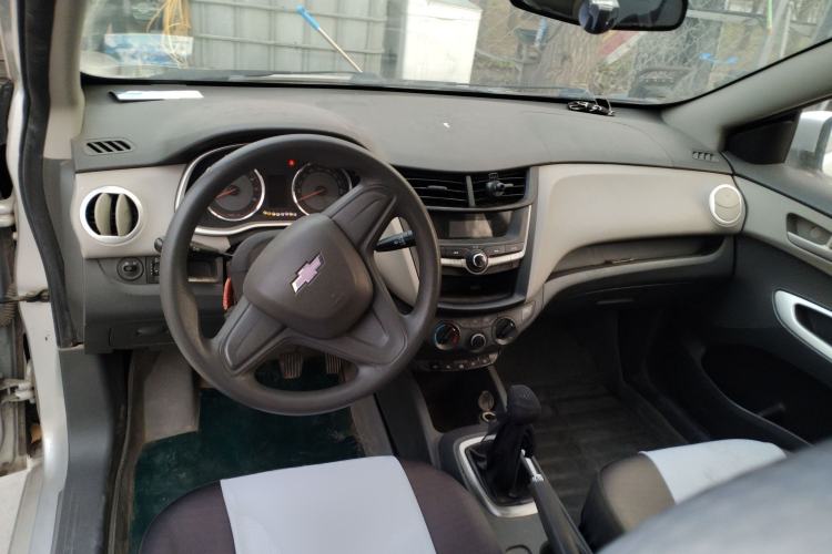 Used Chevrolet Sail 2015 Sail 3 1.3L Manual Ideal Edition Center Console