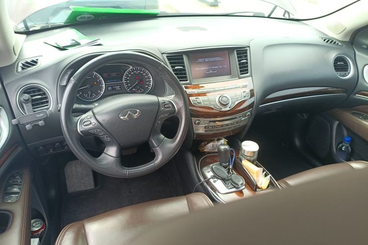 Used Infiniti QX60 2014 3.5L Four-Wheel Drive All-Terrain Version Center Console