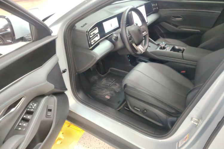 Used BYD Qin L 2024 DM-i 120KM Leading Model