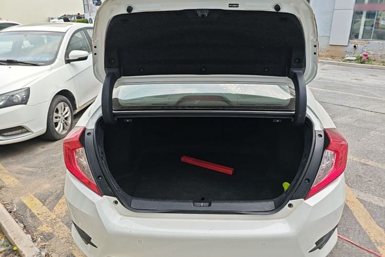 Used Honda Civic 2019 220TURBO CVT Dynamic Edition China VI Trunk