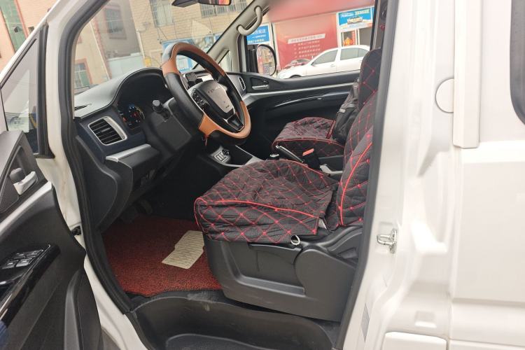 Used FORTHING Lingzhi M5 2022 Passenger Version Standard Model 7-Seater Left Front Seat