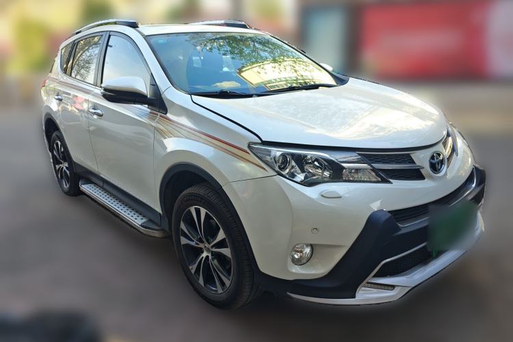 Used Toyota RAV4 2015 2.5L Automatic 4x4 Elite Edition Front Right 45 Deg