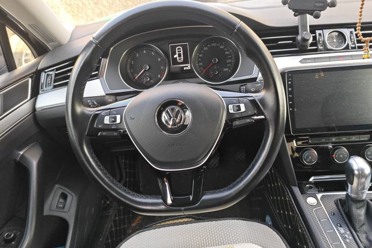 Used Volkswagen Magotan 2018 330TSI DSG Advanced Model
