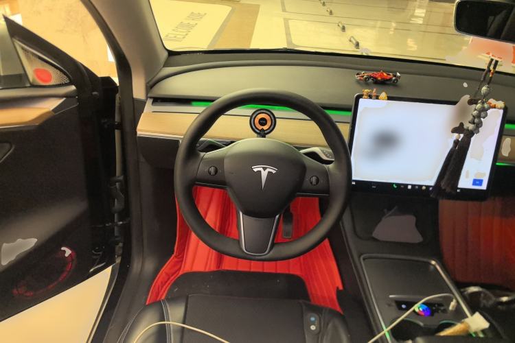 Used Tesla Model Y 2021 Standard Range Rear-Wheel Drive Version Steering Wheel