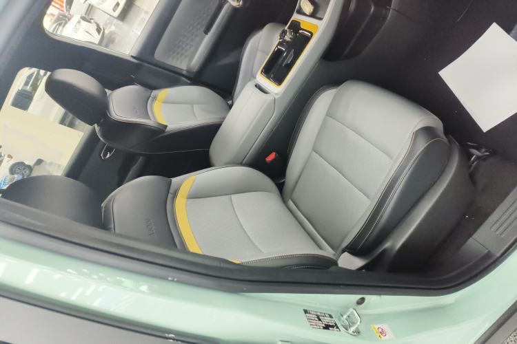 Used AION Y 2022 70 Intelligent Edition Lithium Iron Phosphate Right Front Seat