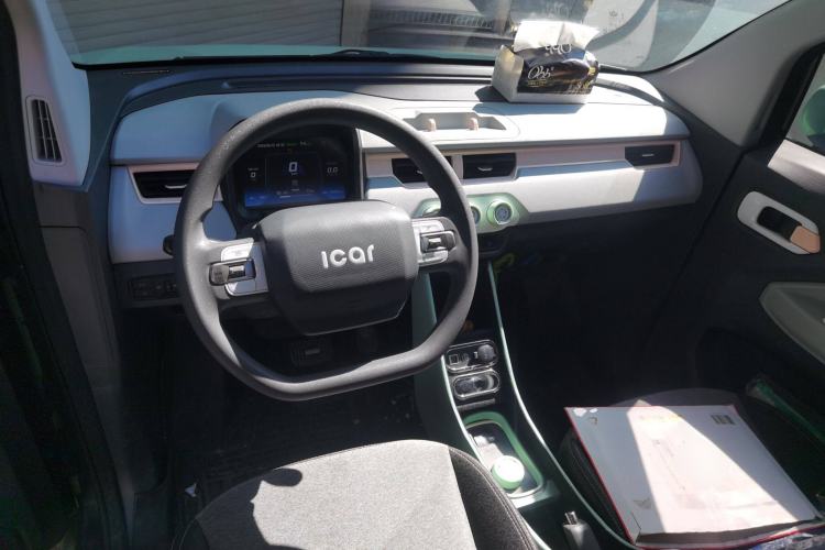 Used Chery New Energy QQ Ice Cream 2022 170km Sundae Phosphate Lithium-Ion Center Console