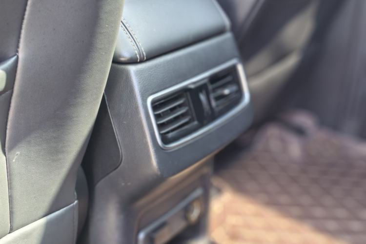 Used JETOUR X90 2019 1.6T DCT Smart Travel Version 7 Seats China VI Standard Interior 10