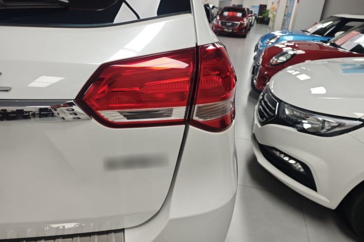 Used Haval H2 2018 Blue-Label 1.5T Dual-Clutch Two-Wheel-Drive Luxury Model Right Rear Taillight