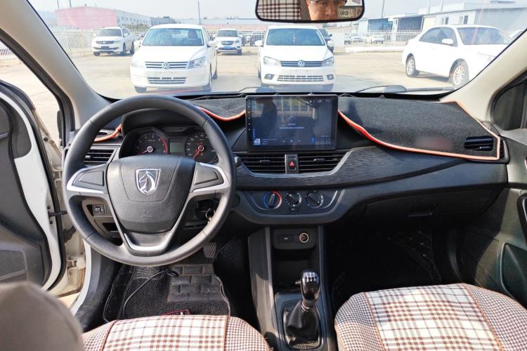 Used Baojun 310 2016 1.2L manual Comfort trim level