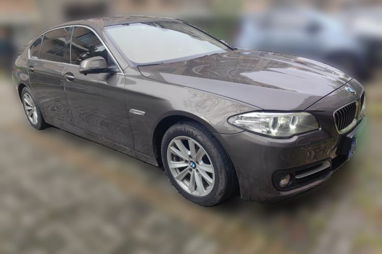 Used BMW 5 Series 2013 520Li Elegant Edition Front Right 45 Deg