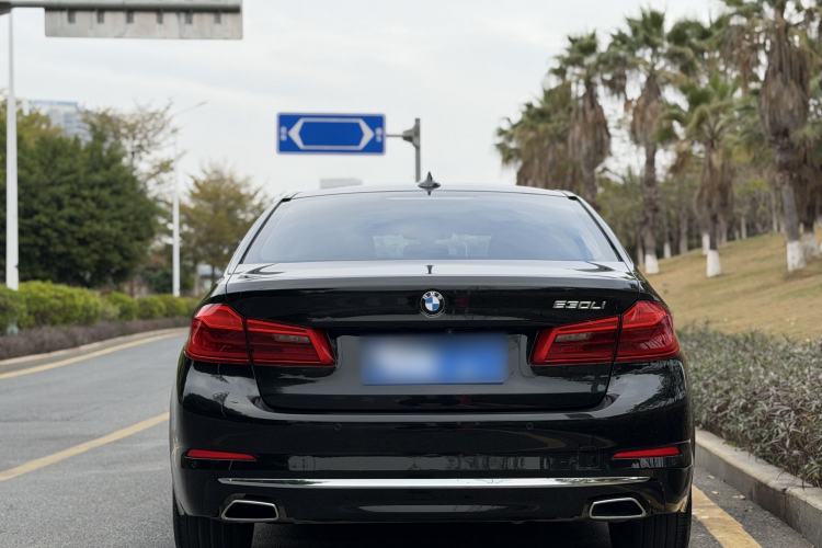 Used BMW 5 Series 2018 530Li Luxury Edition Premium Package
