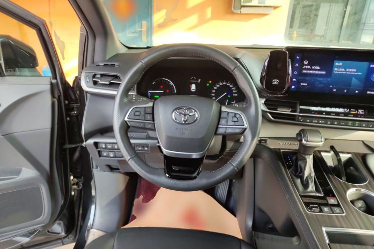 Used Toyota Granvia 2023 2.5L Hybrid Prestige VIP Edition
