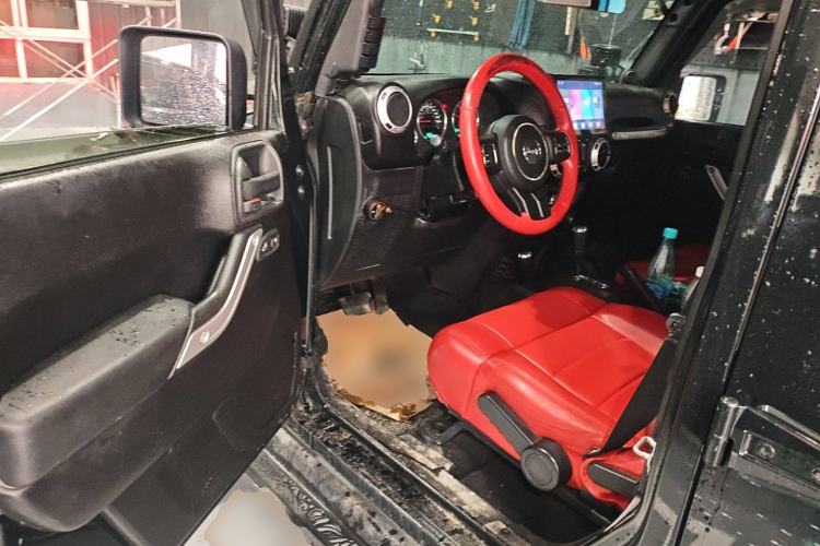 Used Jeep Wrangler 2012 3.6L Sahara Four-Door Edition
