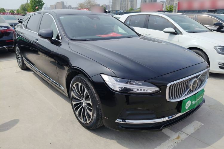 Used Volvo S90 2023 B5 Zhiyi Luxury Edition Front Right 45 Deg