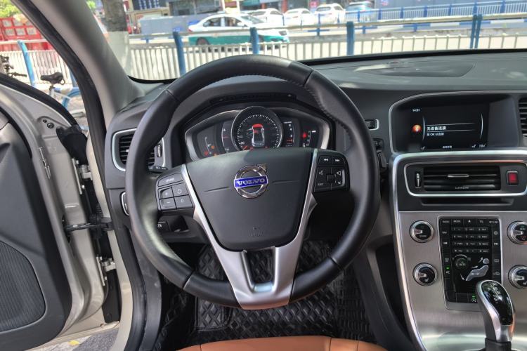 Used Volvo S60 2017 S60L T4 Smart Range Edition
