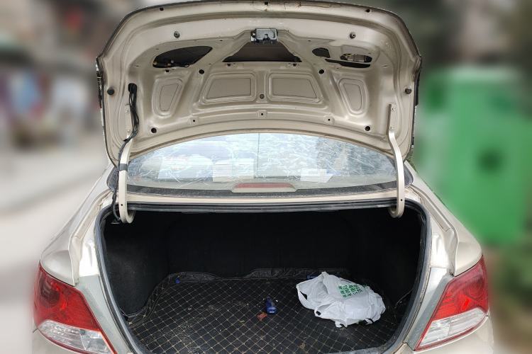 Used Hyundai Verna (older generation) 2010 Sedan 1.4L Manual Standard GL Model
