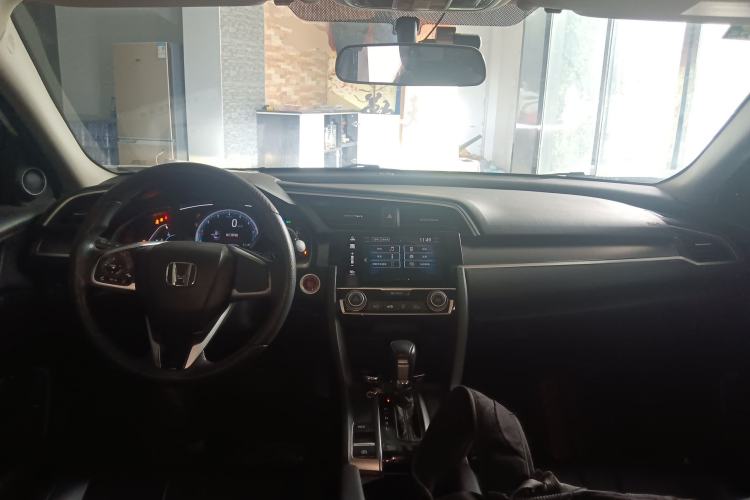 Used Honda Civic 2016 220TURBO CVT Luxury Edition Center Console