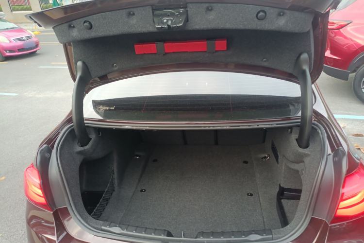 Used BMW 3 Series 2016 320Li Ambition Model
