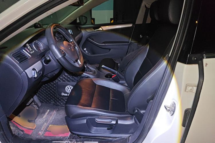 Used Volkswagen Sagitar 2014 Revised Version 1.4TSI Automatic Luxury Edition Left Front Seat