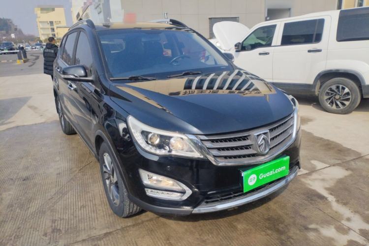 Used Baojun 560 2015 1.8L manual luxury version
