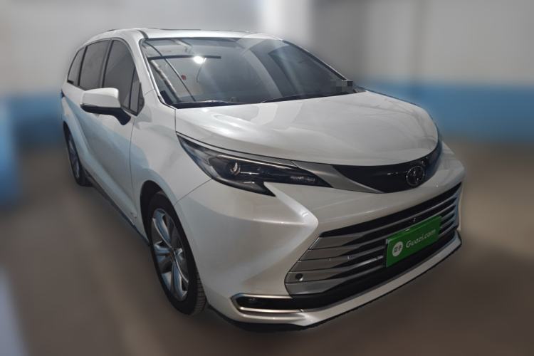 Used Toyota Sienna 2024 2.5L Hybrid Platinum Edition
