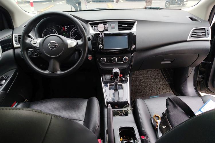 Used Nissan Sylphy 2016 1.6 XL CVT Deluxe Edition Center Console