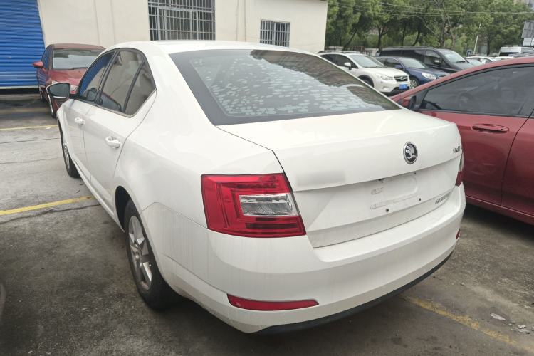 Used Skoda Octavia 2016 1.6L Automatic Front-Wheel Drive Model Rear Left 45 Deg