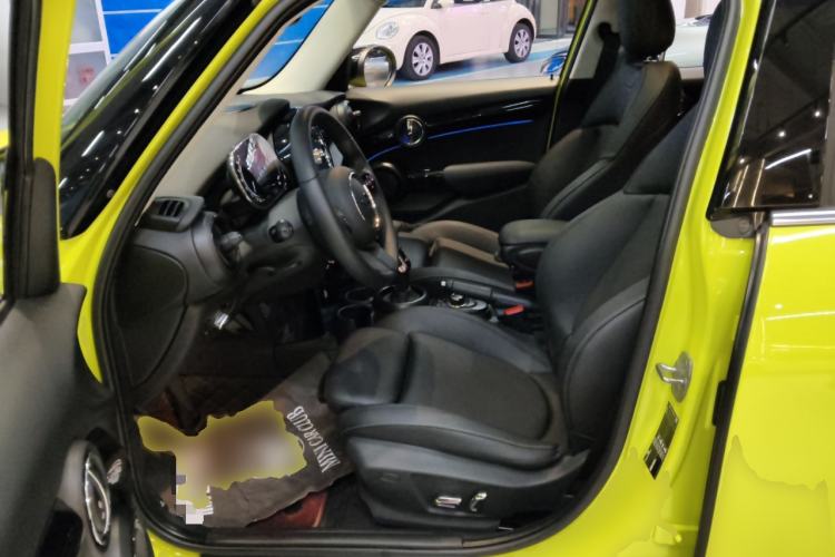 Used MINI MINI 2023 Updated 1.5T COOPER Artist Five-Door Edition