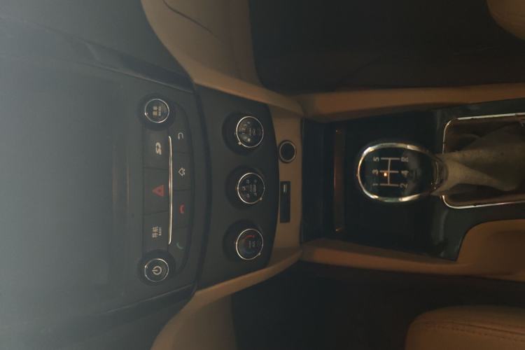 Used Wuling Hongguang 2016 1.5L S1 Deluxe Model China V-standard Gear Lever