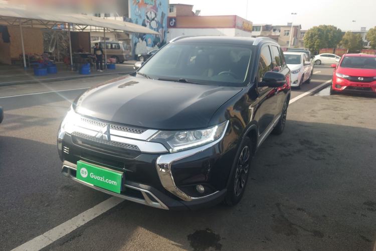 Used Mitsubishi Outlander 2019 2.0L Two-Wheel Drive Comfort Edition 5 Seats China V Standard