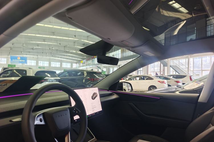 Used Tesla Model Y 2025 Rear-Wheel-Drive Version
