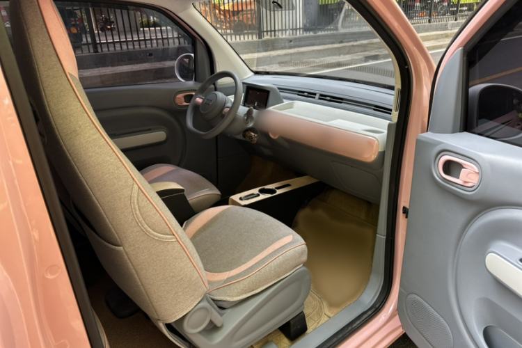 Used Bestune Pony 2025 222km Range Agile Horse Interior 3