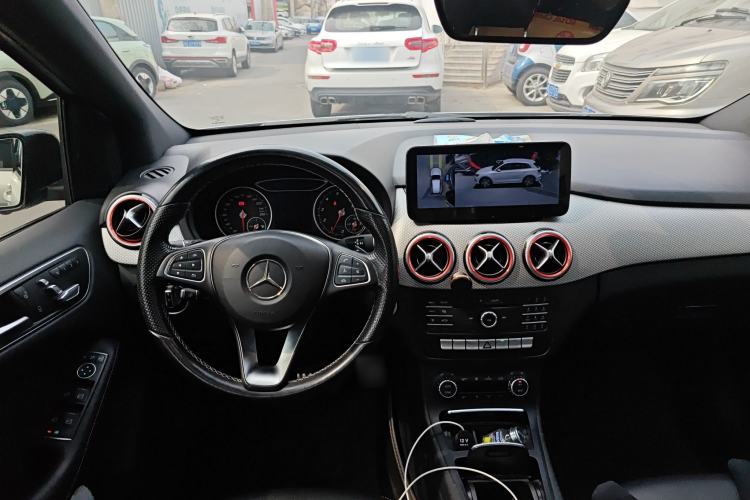 Used Mercedes-Benz B-Class 2015 B 200 Luxury Model Steering Wheel