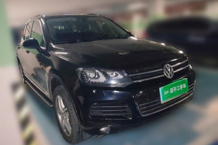 Used Volkswagen Touareg 2011 3.0 TSI Comfort Version Front Right 45 Deg