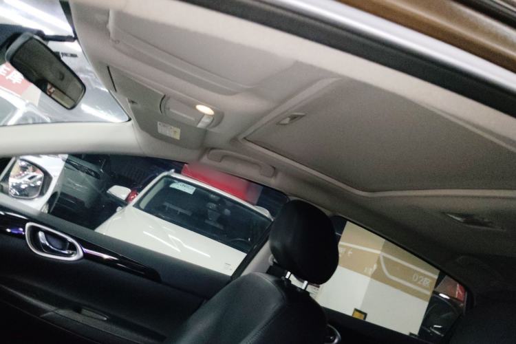 Used Nissan Sylphy 2019 1.6XV CVT Smart Connect Luxury Edition China VI Standard Headliner