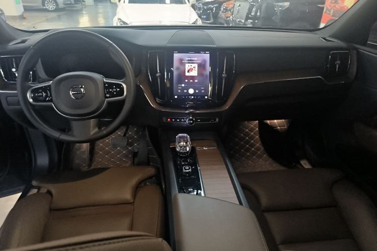 Used Volvo XC60 2025 B5 Four-Wheel Drive Smart & Advanced Luxury Edition